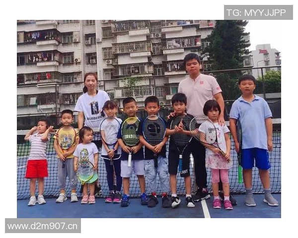 深圳网球队的团队协作之道：如何在赛场上实现完美配合与默契合作